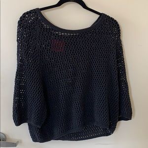Black mesh quarter sleeve top